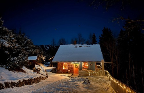 Ferlach House | Holiday Home 'Berghaus Auf 1200m Höhe' with Mountain View, Shared Terrace and Wi-Fi