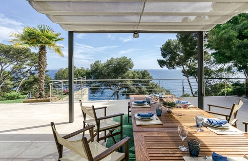Llafranc House | Holiday Home 'Blueview' with Beautiful Sea View, Fireplace and Whirlpool
