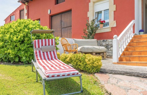 Alfoz de Lloredo House | Holiday Home 'Brizna' with Sea View, Private Terrace and Wi-Fi