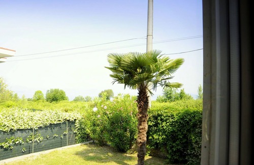 Pacengo House | Holiday Home by Lake Garda with Garden