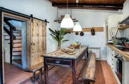 Vidreres House | Holiday Home Can pauet with Pool, Garden & Wi-Fi