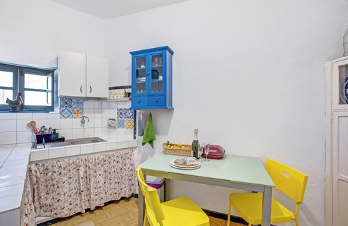 Guimar House | Holiday Home 'Casa Bene' with Mountain Views, Private Terrace and Wi-Fi