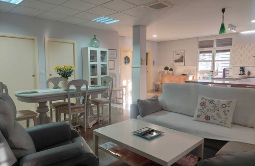 Alomartes House | Holiday Home 'Casa Del Olivo Lucio En Alomartes' with Mountain Views