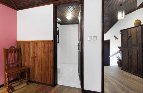 Rossas House | Holiday Home 'Casa Do Boticas' with Mountain View, Shared Pool and Wi-Fi
