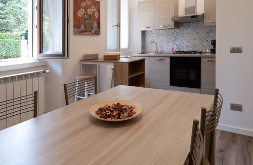 Costa Masnaga House | Holiday Home 'Casa Margherita' with Wi-Fi