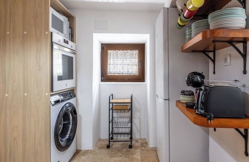 Potes House | Holiday Home 'Casa Raymonde' with Mountain View, Balcony and Wi-Fi