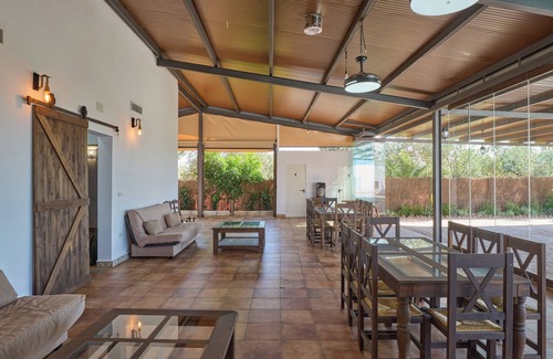 La Carlota House | Holiday Home 'Casa Rural Olivar De La Marquesa' with Private Pool, Wi-Fi and Air Conditioning