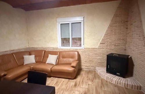 Albudeite House | Holiday Home 'Casa Rural El Jardín De Sara' with Mountain View, Wi-Fi and Air Conditioning
