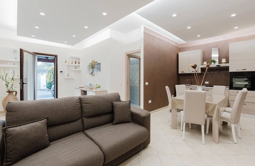 Marsala House | Holiday Home 'Casa Scirocco' with Sea View, Private Terrace and Wi-Fi