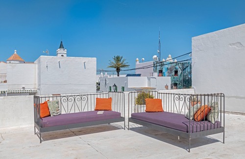 Bolonia House | Holiday Home 'Casa Tahivilla' with Private Terrace, Private Garden and Wi-Fi