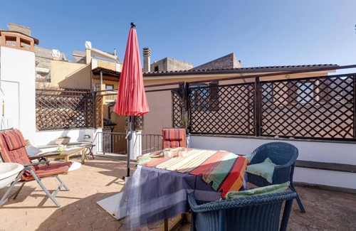 Cuglieri House | Holiday Home "Casa Verdi" with View of the Cathedral, Terrace & Wi-Fi