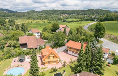 Muhlberg House | Holiday Home Chalet Toni mit Sauna by Interhome