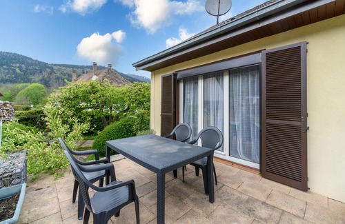 Metzeral House | Holiday Home 'Chez Georges' with Mountain View, Private Terrace and Wi-Fi