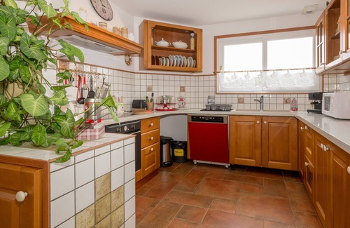 Rochefort House | Holiday Home 'Chez Les Ours' with Mountain View, Private Terrace and Wi-Fi