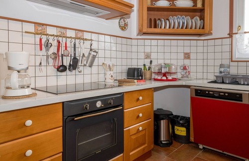 Rochefort House | Holiday Home 'Chez Les Ours' with Mountain View, Private Terrace and Wi-Fi