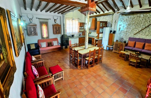 Lucena House | Holiday Home 'Cortijo Las Gregorias' with Mountain View, Wi-Fi and Air Conditioning