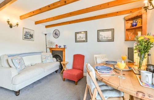 Portmellon House | Holiday Home Dolphin Cottage by Interhome