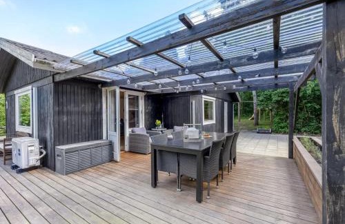 Hou House | Holiday Home Eine - from the sea by Interhome