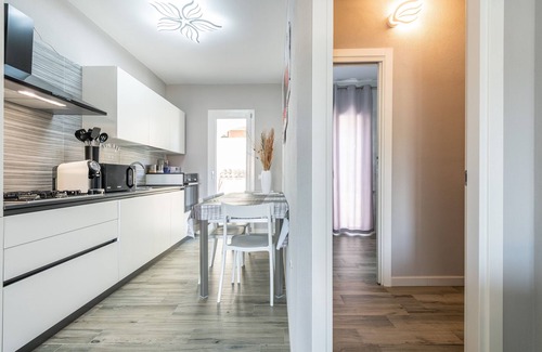 Villasimius House | Holiday Home "Elizabeth House" with Mountain View & Garden