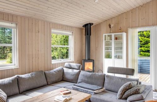 Hou House | Holiday Home Felina - from the sea by Interhome
