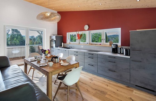 Liebenau Apartment | Holiday home "Ferienhaus Das Große Paradies" with Sauna, Garden, Hot Tub and Wi-Fi