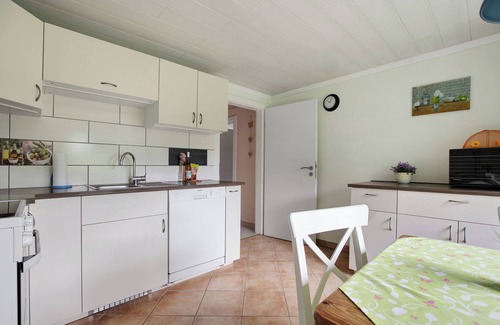 Rodenas House | Holiday Home 'Ferienhaus Joshy' with Private Garden and Wi-Fi