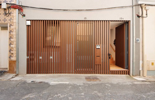 Aveiro House | Holiday Home 'Flor De Sá' with Balcony, Wi-Fi and Air Conditioning