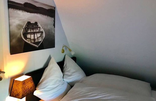 Schulperweide House | Holiday home for up to 10 people near Büsum & St. Peter Ording dogs welcome