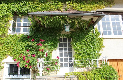 Condat-sur-Vezere House | Holiday Home with Large Private Pool And Hill Views In The Heart Of The Dordogne