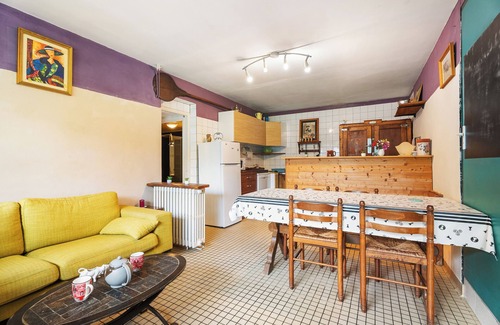 Broons House | Holiday Home 'Gîte 6 Personnes Sauna Et Étang' with Shared Garden and Wi-Fi