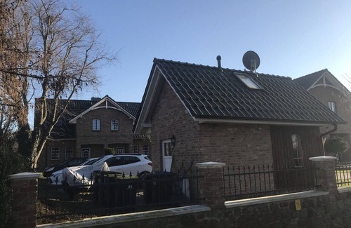 Kopendorf House | Holiday Home 'Haus Am Dorfteich A E-Laden Möglich' with Private Terrace, Shared Garden and Wi-Fi
