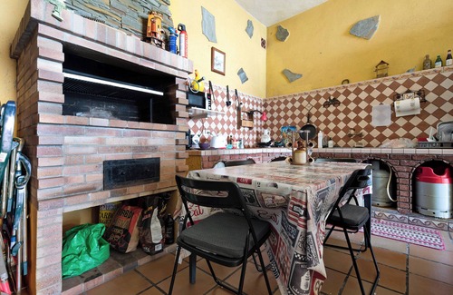 La Orotava House | Holiday Home 'House Vochozka' with Sea View, Shared Garden & Wi-Fi