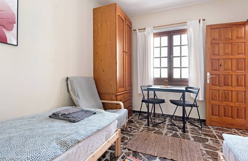 La Orotava House | Holiday Home 'House Vochozka' with Sea View, Shared Garden & Wi-Fi