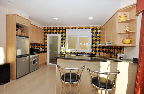 Palau-Saverdera House | Holiday Home in Empuriabrava with Private Pool
