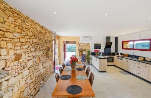 Prats-du-Perigord House | Holiday Home in Sarla with Private Pool, cleaning included