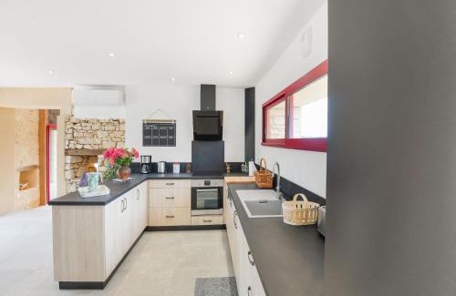 Prats-du-Perigord House | Holiday Home in Sarla with Private Pool, cleaning included