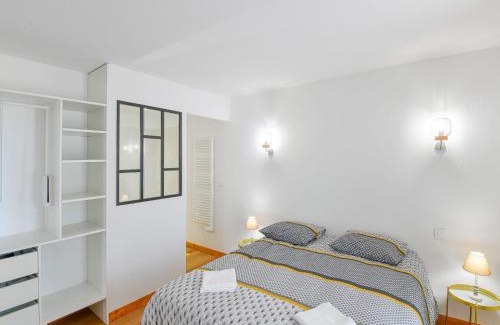 Prats-du-Perigord House | Holiday Home in Sarla with Private Pool, cleaning included