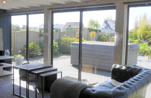 Guisseny House | Holiday Home in Guisseny with Jacuzzi & Beach