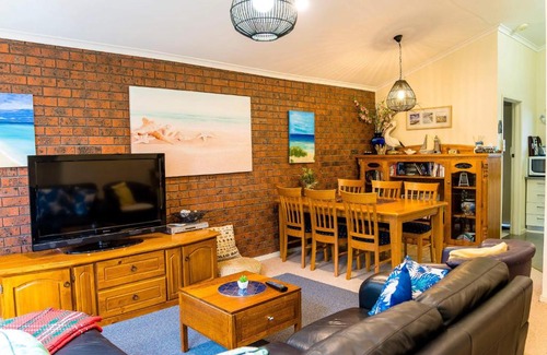 Anglesea House | Holiday Home in the Heart of Anglesea