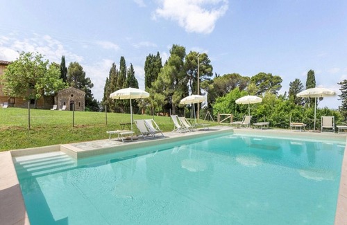Saline di Volterra House | Holiday Home in Volterra With Pool and Terrace