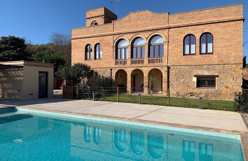 Vulpellac House | Holiday Home in Vulpellac near Forest