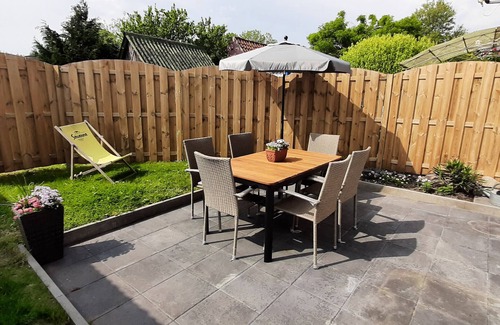 Gammendorf House | Holiday Home 'Küstenliebe' with Private Terrace, Private Garden and Wi-Fi