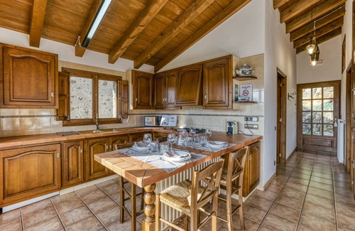 La Vall d'en Bas House | Holiday Home 'La Cabanya De La Rovira - Dalt' with Mountain View, Private Terrace and Wi-Fi
