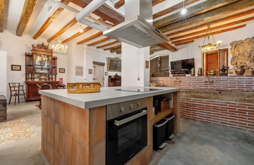 Sant Carles de la Rapita House | Holiday Home 'La Quadra Rural Housing' with Private Terrace, Wi-Fi and Air Conditioning