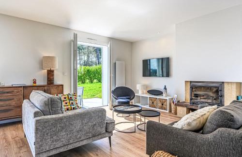 Baden House | Holiday Home La Tour Bourgerel avec piscine by Interhome