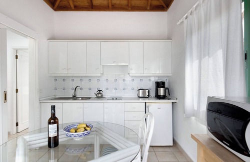 El Paso House | Holiday Home 'La Villa La Palma - 1 Dormitorio' with Sea View, Wi-Fi and Air Conditioning