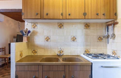 Gravieres Cottage | Holiday Home 'Le Sam-plaît' with Mountain View, Shared Pool and Air Conditioning