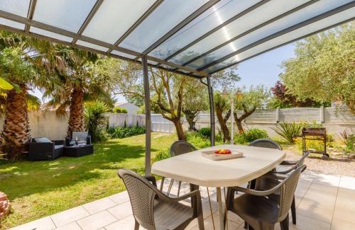 Bourgenay House | Holiday Home Les Oliviers by Interhome