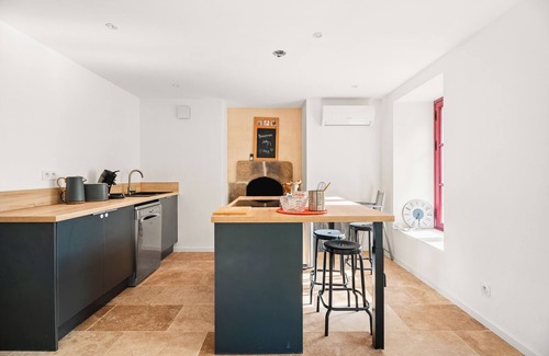 Mordelles House | Holiday Home 'Maison De Campagne Rennes Parc Expo' with Private Terrace, Private Garden and Wi-Fi