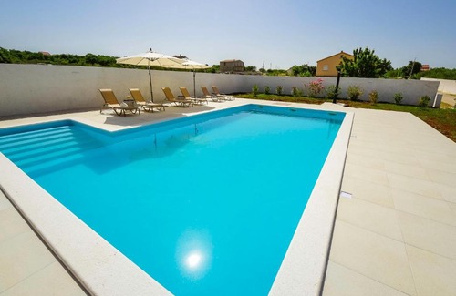 Visocane House | Holiday Home Nisa by Interhome